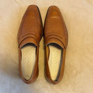 Elegant Brown Leather Loafers for Men